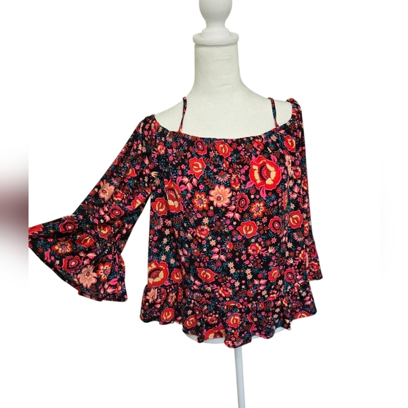 Floral Off-Shoulder Top - Picture 1 of 4